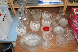 MIXED LOT: DECANTERS, ASSORTED CLEAR GLASS BOWLS, SUNDAE DISHES ETC