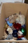 BOX OF VARIOUS GLASS WARES, ORNAMENTS ETC