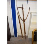 VINTAGE WOODEN HAY FORK, AND THREE ASSORTED WALKING STICKS TO INCLUDE HORN HANDLED EXAMPLES