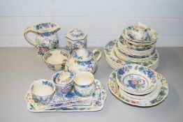 QUANTITY OF STRATHMORE TABLE WARES