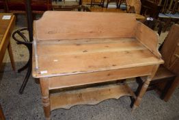 VICTORIAN PINE WASH STAND WITH GALLERIED BACK AND TURNED LEGS, 105CM WIDE