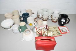 QUANTITY OF POTTERY MUGS