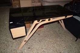 UNUSUAL GLASS TOPPED MODERN DESK, LENGTH APPROX 140CM