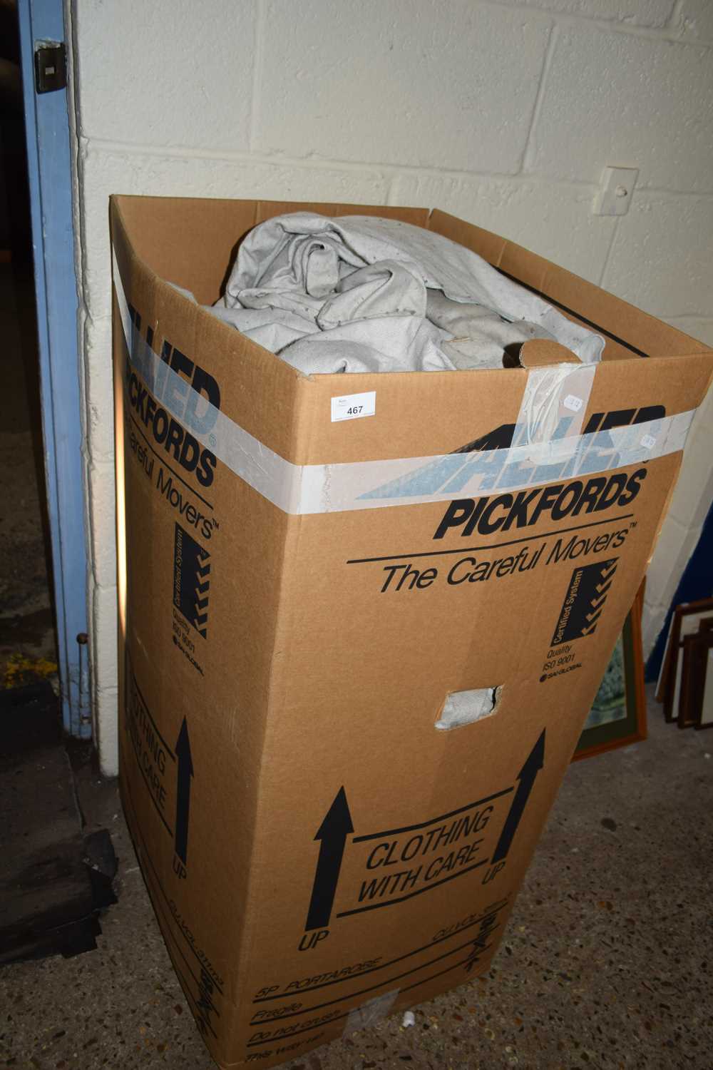 BOX CONTAINING LARGE QUANTITY OF REMOVAL BLANKETS