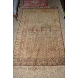 SMALL RECTANGULAR RUG WITH GEOMETRIC PATTERN THROUGHOUT, APPROX 93 X 145CM