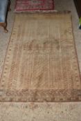 SMALL RECTANGULAR RUG WITH GEOMETRIC PATTERN THROUGHOUT, APPROX 93 X 145CM