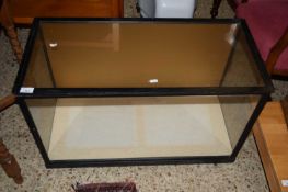 GLAZED DISPLAY CASE, WIDTH APPROX 84CM