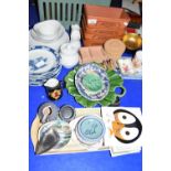 QUANTITY OF CHINA WARES, SMALL PLATES AND BOWLS