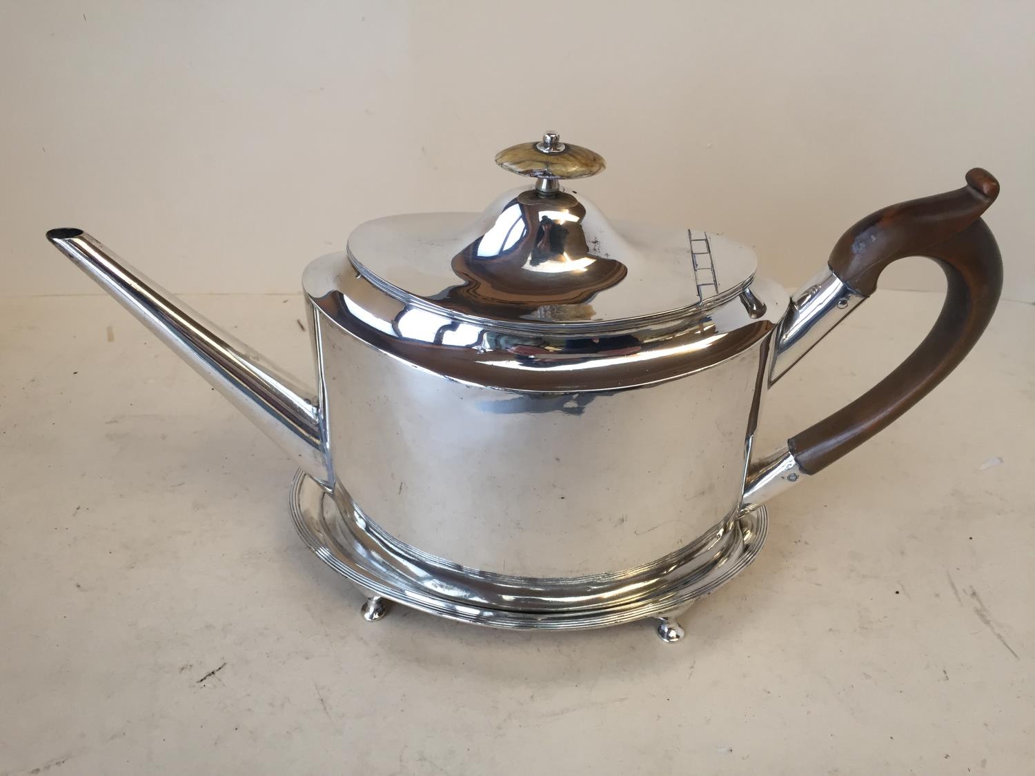 Jersey silver tea pot and stand gross weight 28.4 ozt including handles. Both engraved with the Arms - Image 2 of 14