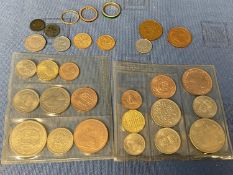 Small quantity English coinage and 3 small yellow metal rings