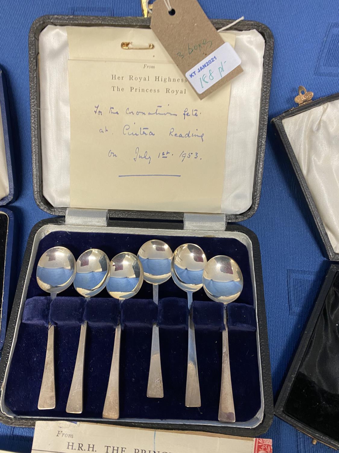 Boxed set of 6 "original spoons" with gilt card for the Coronation Fete July 1953 from HRH The - Image 3 of 3