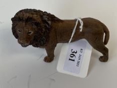 Cold painted figure of a standing lion, 5.5cmH (condition good)
