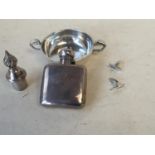 Small hallmarked silver hip flask with hinged lid 2.6 ozt engraved to front 1902. - general wear.