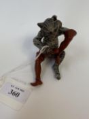 Cold painted figure of a seated cat, brushing boots 7cmH (condition good)