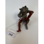 Cold painted figure of a seated cat, brushing boots 7cmH (condition good)