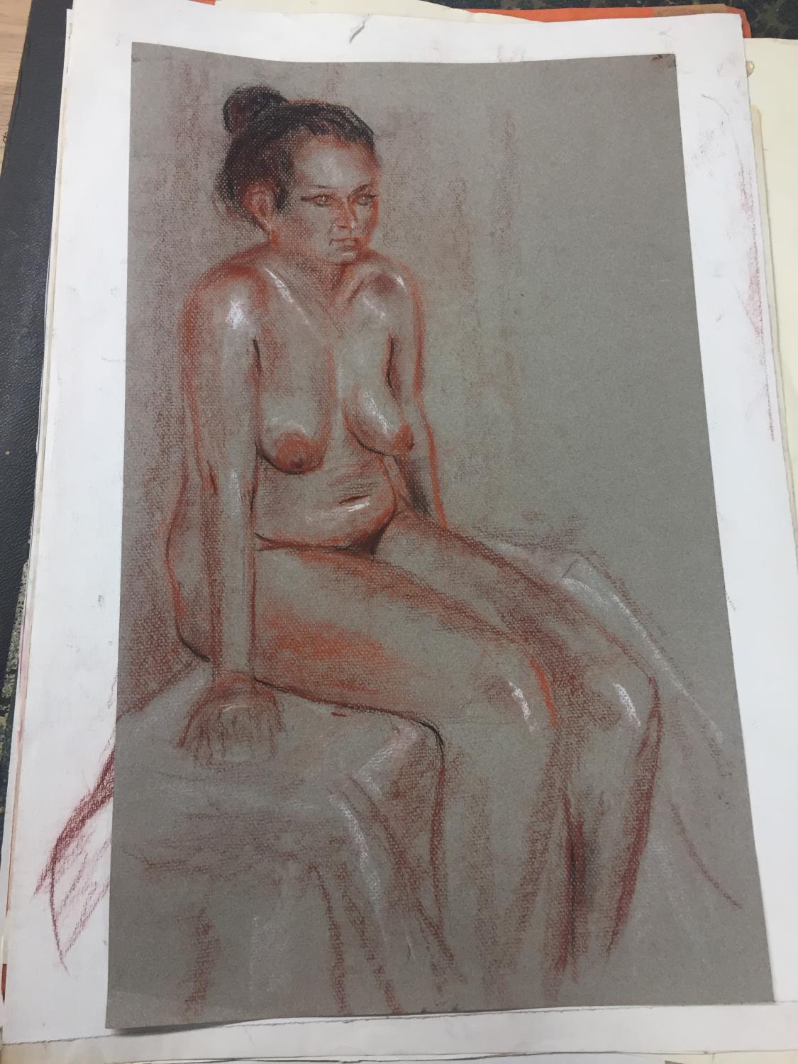 Large qty of unframed artist sketches, nude and male and female portraits by various artists, some - Image 2 of 4