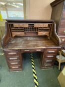 Victorian oak rolltop desk 127L. Condition roll tops missing , needs restoration