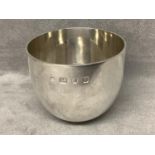 A modern silver tumbler cup by Smith and Harris, London 1998 6.5 cm H