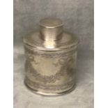 A C19th silver tea cannister with chased decoration 9 cm H 4.15 ozt