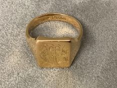 18 ct yellow gold rectangular signet ring (engraved) G.T. George Topp. 12.2 grams