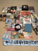 ELVIS PRESLEY MEMORABILIA: Quantity of Elvis Presley books including official Gracelands 25