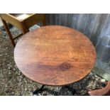 Georgian oak circular snap top tripod table 77 cm dia x 69 cm H, Georgian gentleman's oak arm