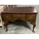 Georgian crossbanded oak low boy of 3 drawers on cabriole legs to pointed pad feet