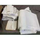 Quantity of vintage linen