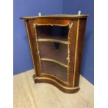 Napoleon III French Kingwood standing corner cabinet, the inverted serpentine gesso framed and