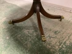 Georgian style circular snap top pedestal dining table 152cm Diam. Condition: missing screws &