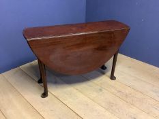 Good George I red walnut drop leaf oval dining/breakfast table of tapered turned legs to pad feet,
