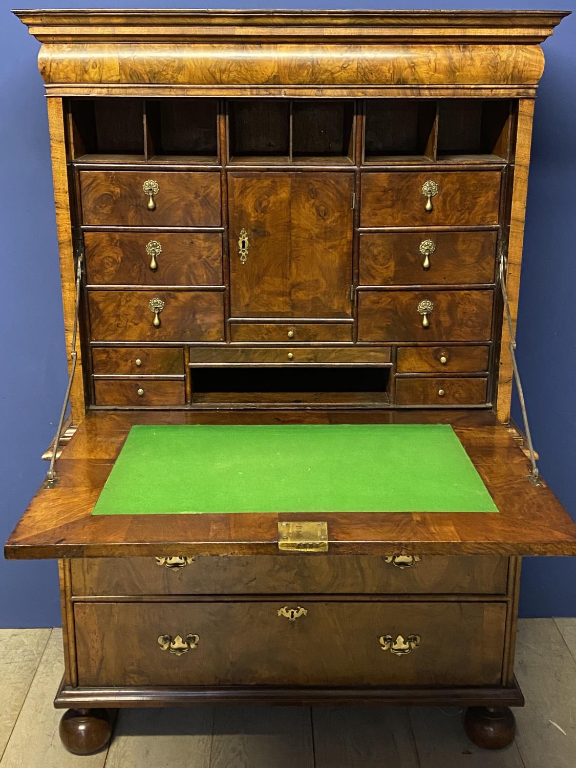 Good William & Mary burr walnut Escritoire with fitted interior with secret drawers above 2 - Image 3 of 3