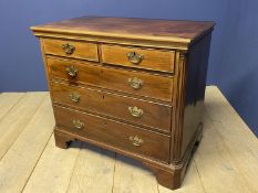 Good mid C18th crossbanded mahogany Batchelors chest of 2 short over 3 long graduated drawers with