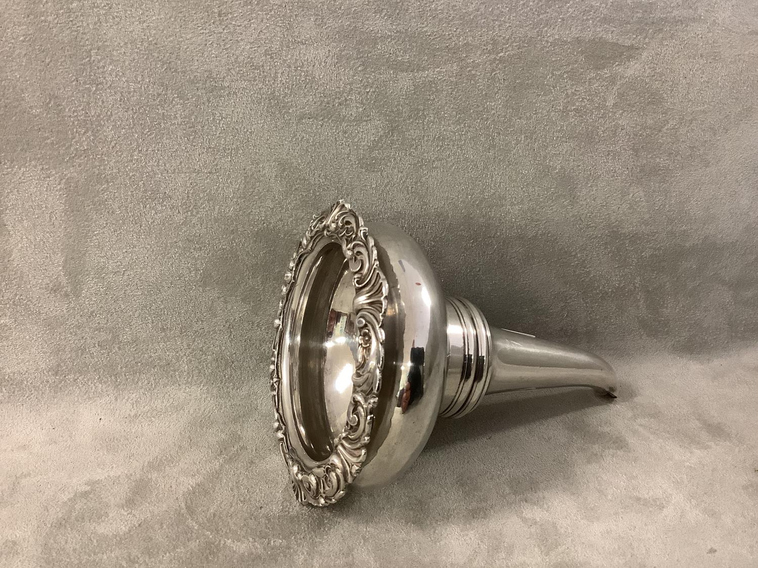 A Regency Sheffield plate large wine funnel 13 cm L - Image 2 of 3