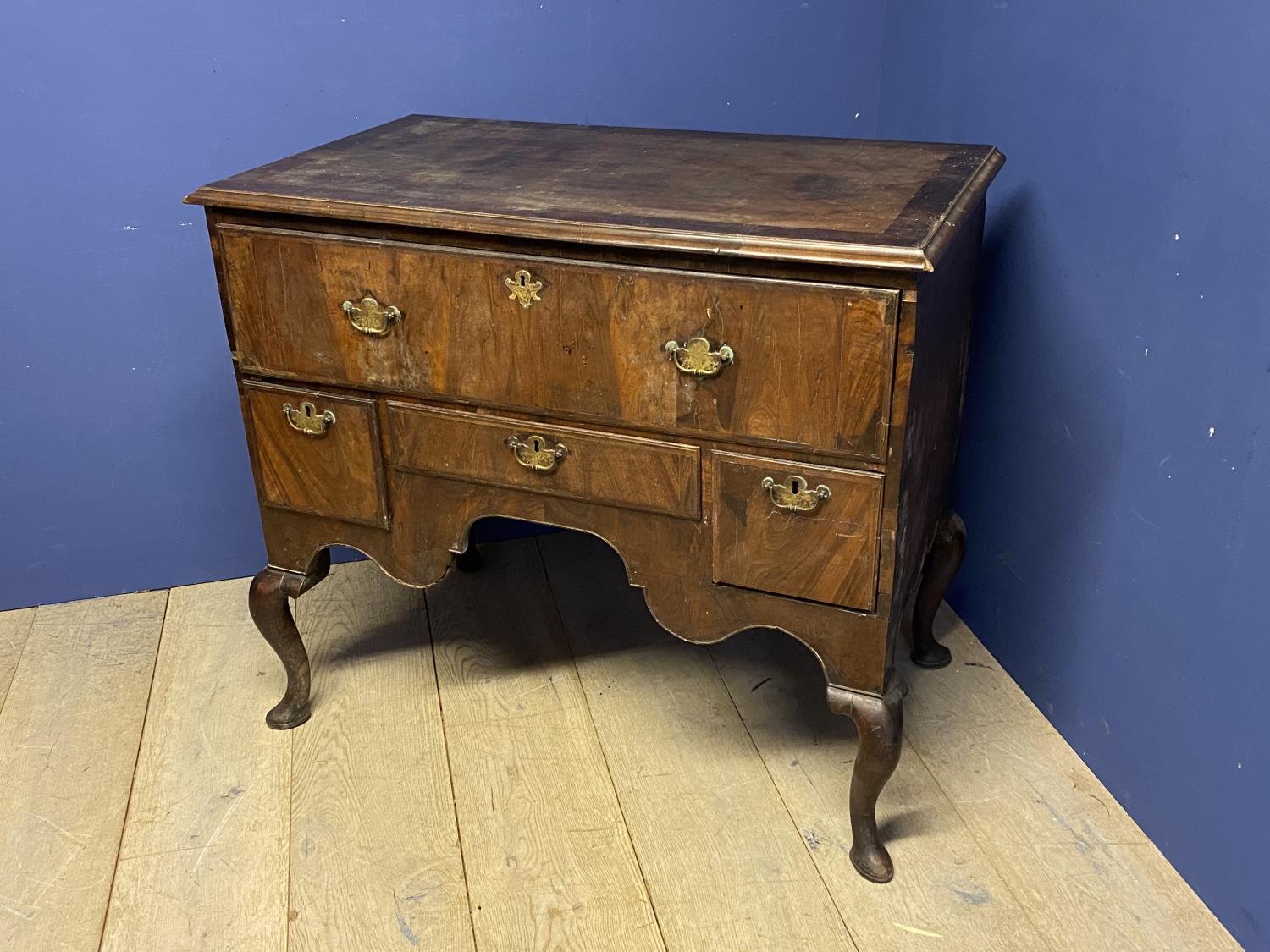 George I crossbanded walnut chest of 1 long above 3 drawers on cabriole legs 106L x 59cm D x 93cm H.