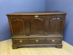 Good Georgian oak 3 panel front mule chest with 3 drawers. 102cm H x 150cm W x 59cm D. Condition: