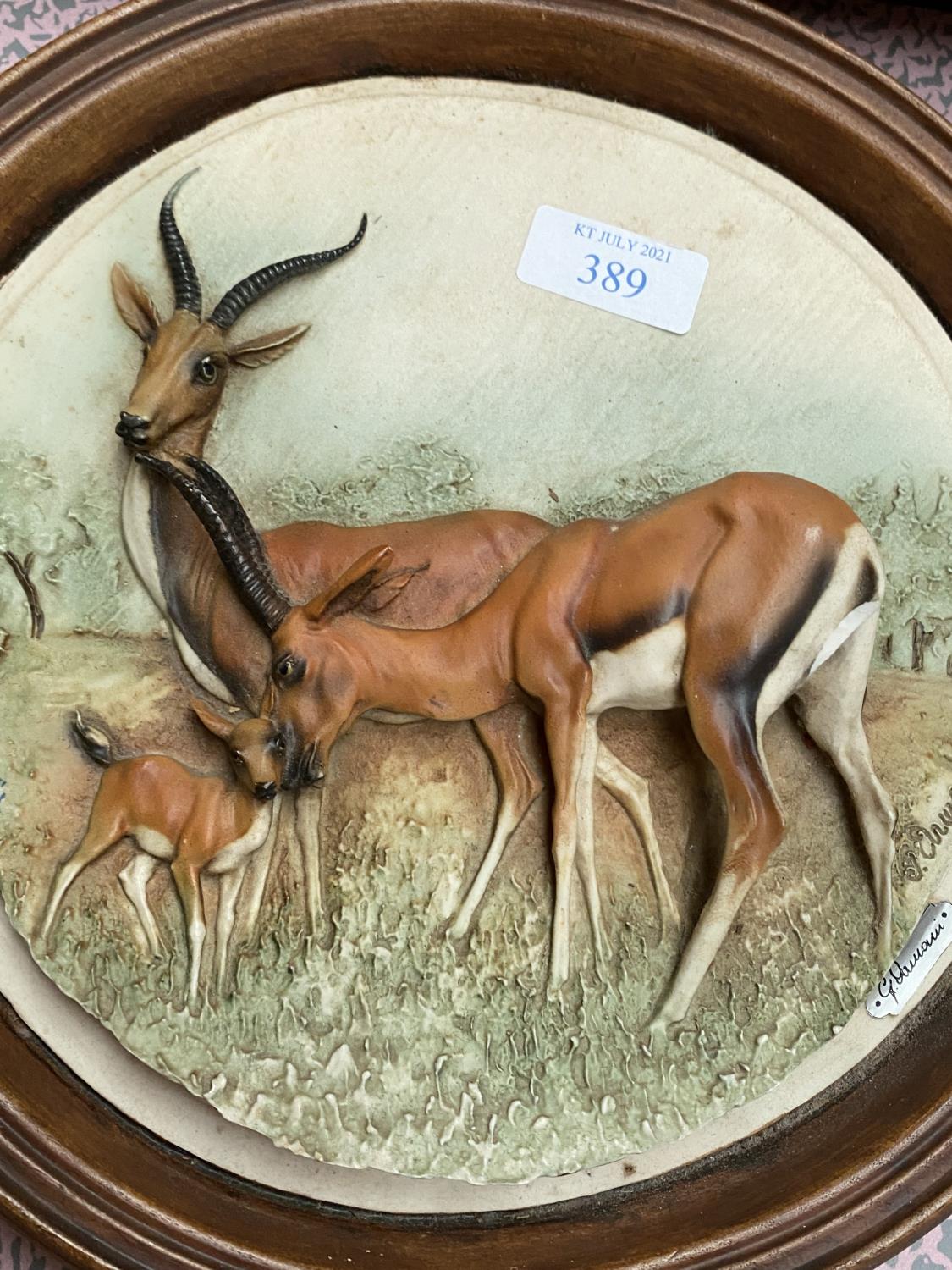 Wall plate of African Deer set in wooden mount - Image 3 of 3