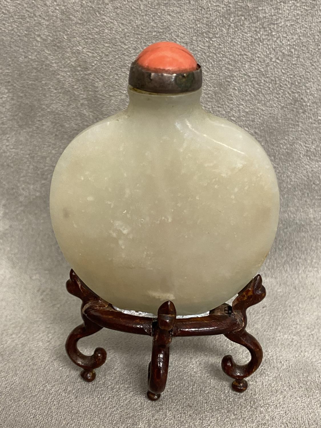 C18th/19th Chinese jade snuff bottle of flat form, stopper and stand - Image 8 of 11