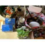 Kitchen ware & collectables