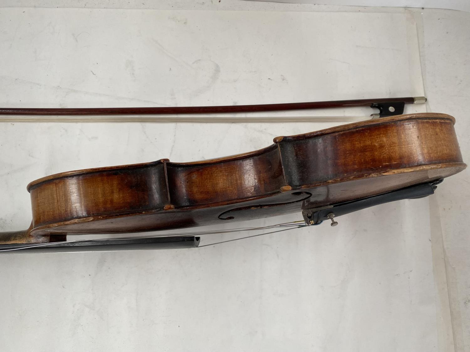 Cased violin and bow, see images for details and condition - Image 8 of 9