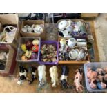 Qty of ceramics to include Natwest piggy banks, Wade, Sue Masters ceramic pigs, horses, cows etc,