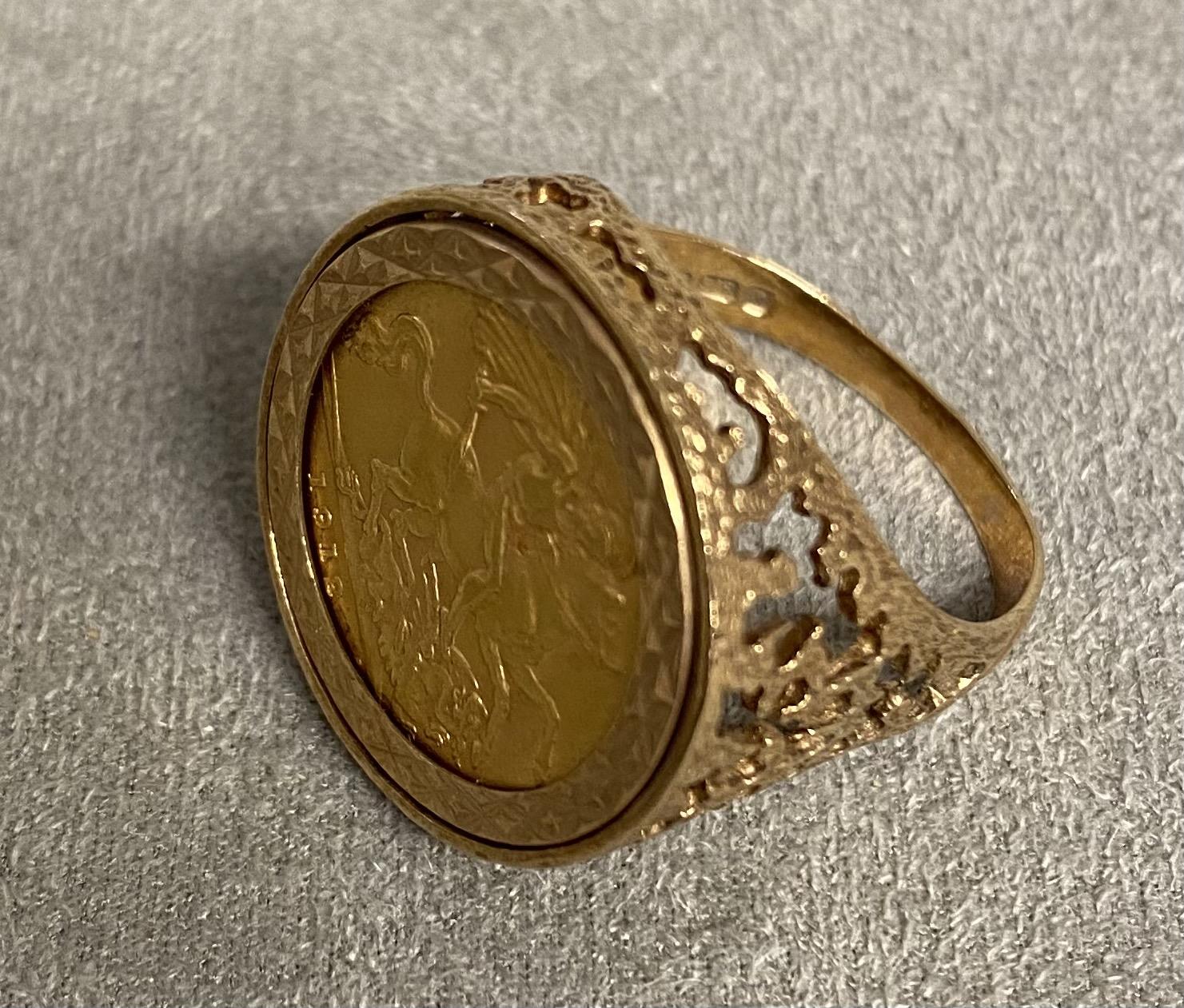 Half sovereign signet ring, in a 9ct gold open work mount, 7.8g, size R - Image 5 of 5