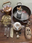 Quantity of collectables including copper kettle, brass sconce, jam pan, metal oval plaque "1939