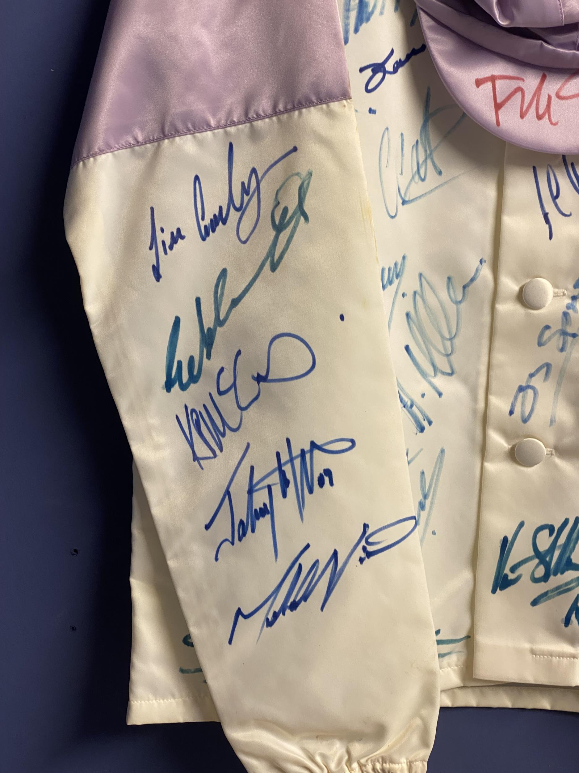 Jockeys silks, autographed by flat jockeys, with Authenticity Card showing all signatures etc - - Image 2 of 6