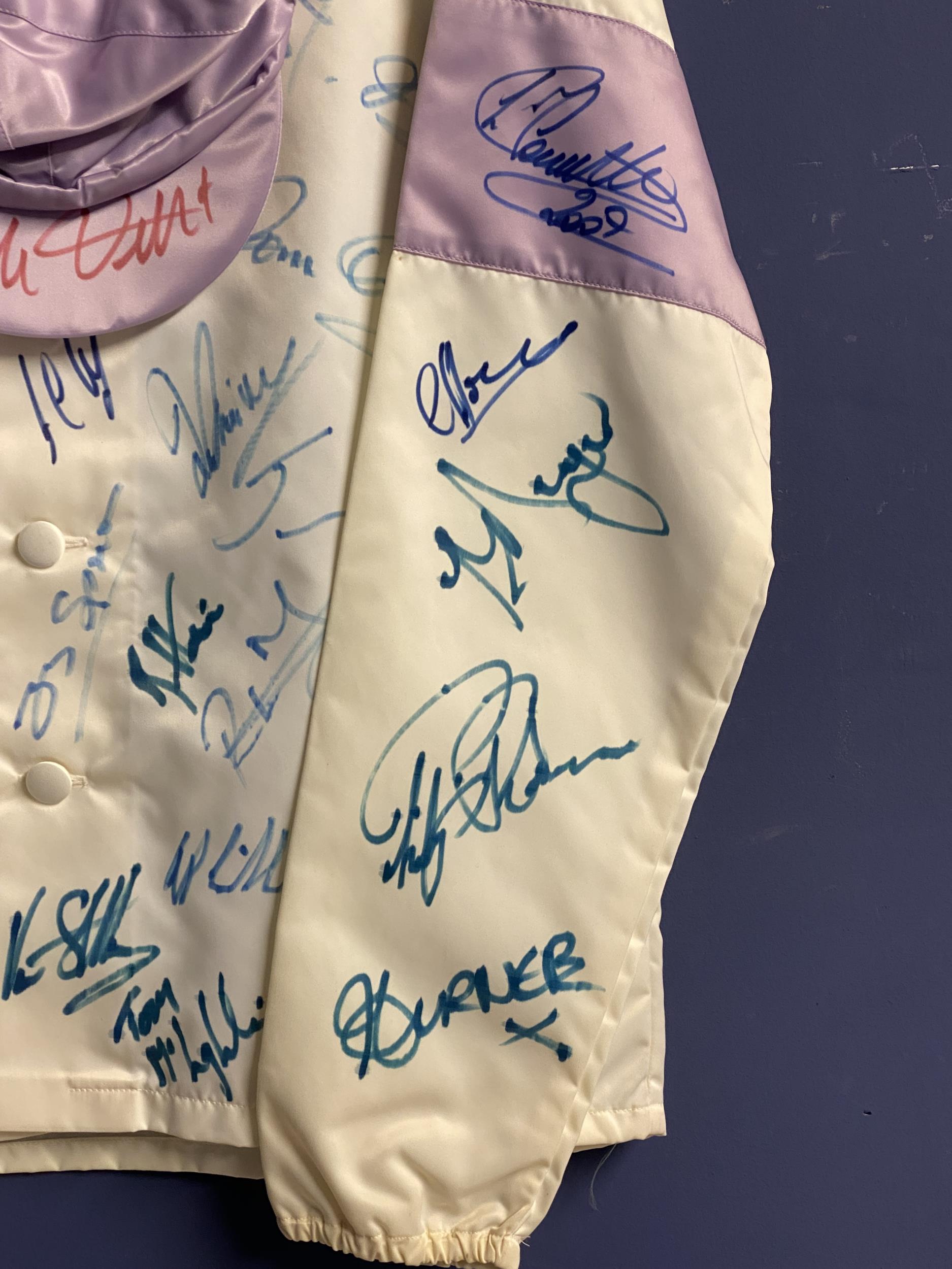 Jockeys silks, autographed by flat jockeys, with Authenticity Card showing all signatures etc - - Image 4 of 6