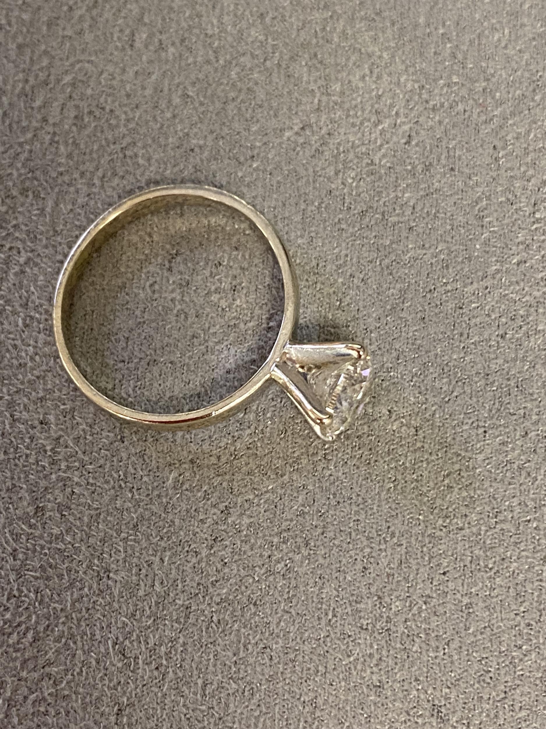 Solitaire diamond ring, in original box - Image 13 of 13