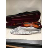 Westbury violin with 1 bow, full size