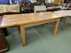 Contemporary oak extending kitchen table 203 cm length (138 cm closed) x 90cm wide x 79 cm high