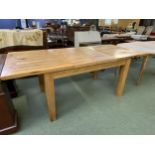 Contemporary oak extending kitchen table 203 cm length (138 cm closed) x 90cm wide x 79 cm high
