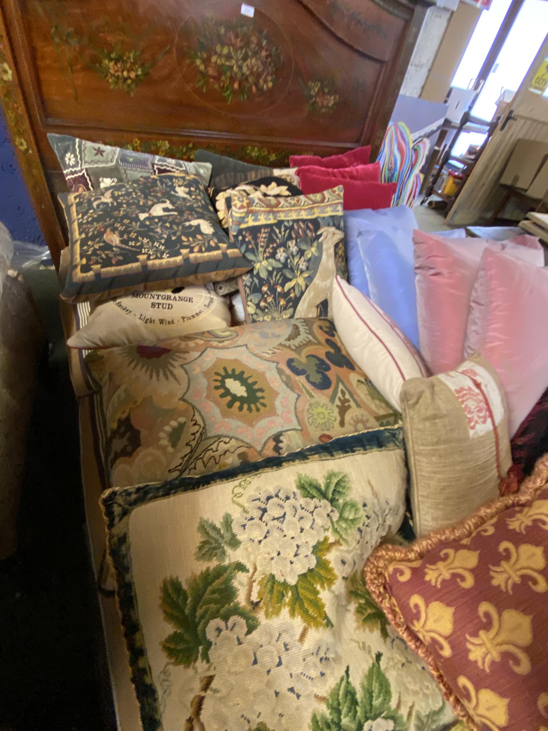 Quantity of decorative cushions etc, from a good cottage clearance - Image 3 of 5